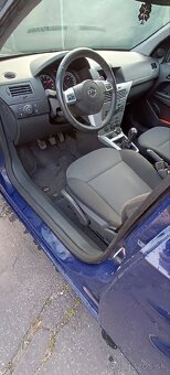 Opel Astra 2011 benzín - 8