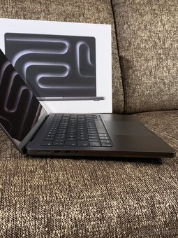 MacBook Pro 14" M3 PRO SK 2023 Vesmírne čierny - 8