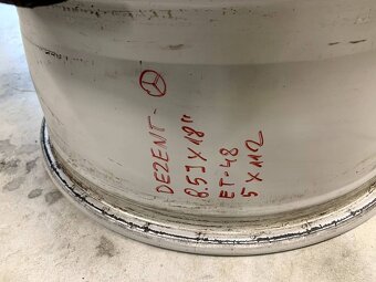 Mercedes C , E , GLC ,GLA , A , B Alu disky R18 - 8