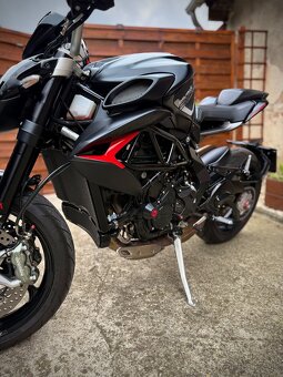 MV Agusta Brutale 800 - 8