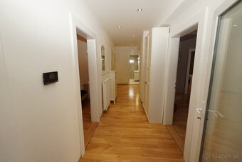 Luxusný 3i byt s vlastným parkovaním a pr. pivnicou-Centr. - 8