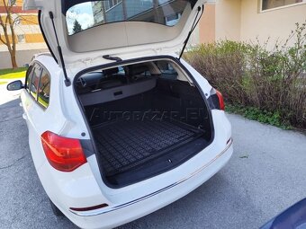 --REZERVOVANÉ-- Opel Astra 1.7CDTi Sports Tourer - 8