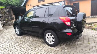 Predám Toyota RAV 4 - 8