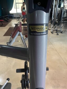 Technogym - element vertical benchpress - 8
