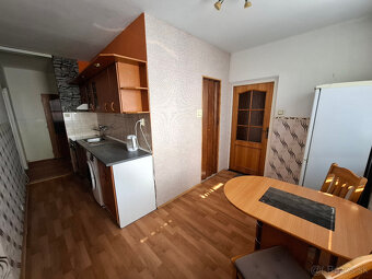 Na predaj 3 izbový byt s komorou 74 m2 v centre mesta Senica - 8