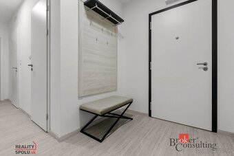 Príjemné rodinné bývanie v srdci Jégeho Aleje s parkovaním / - 8