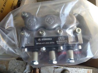 Hydraulický rozvádzač R80-4/1-222 - 8
