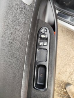 Peugeot 307, 100kw 2.0L - 8