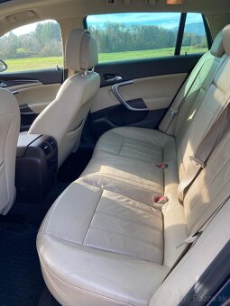 Opel Insignia Tourer 2.0 CDTi 2010 - 8