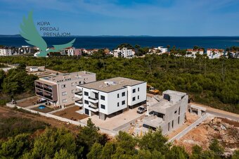 Na predaj novostavba apartmánu len 200m od mora so záhradou - 8