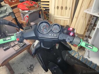 Yamaha aerox - 8