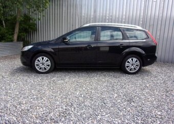 Ford Focus 1.6i 74kW 193 000KM TAŽNÉ ZAŘ. benzín manuál - 8