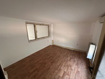 Prenájom skladovo-výrobných priestorov (136m2),blízko centra - 8