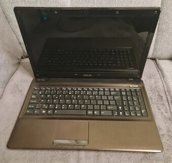 Asus A52J a Asus X52J - 8