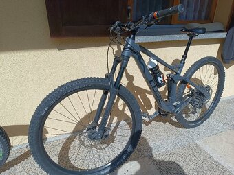 Celoodpružený horský bicykel - 8