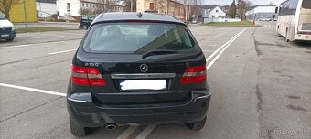 Mercedes B150 - 8