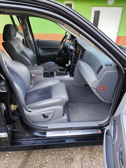 Jeep Grand Cherokee srt8 - 8