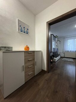Na predaj 3-izbový zrekonštruovaný a zariadený byt - 8