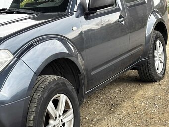 Nissan Pathfinder - 8