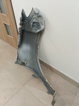 Predný ľavý blatník Dacia Logan - 8