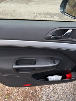 Škoda Octavia 2 Combi Facelift 1.6 TDI 77kw ťažné ELEGANCE - 8