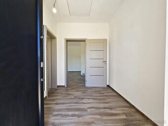 Štýlový 4i RD veľká terasa + vysoké stropy, 502 m² / Cestice - 8