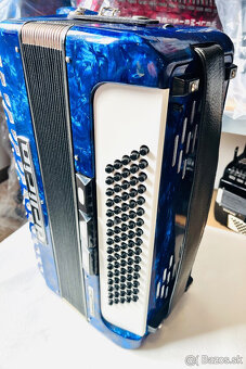Predám akordeón Delicia Carmen 22- 80 bas novší model - vyni - 8