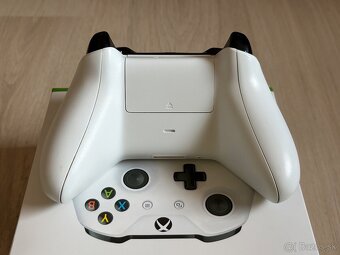 Predám originálny Xbox One S Wireless Controller - 8