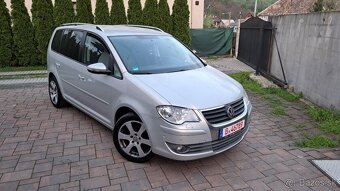 Volkswagen Touran 2.0 TDI Xenon - 8