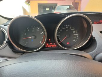 Mazda 3---1.6i-benzin--77Kw-105Ps-najazdené.-157300km - 8