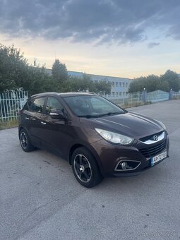 Hyundai ix35 2.0i DOHC D-CVVT Premium 4x4 A/T LPG - 8