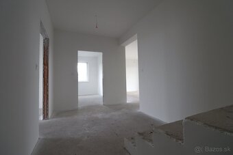 5-izbový  poschodový dvojdom v širšom centre mesta - 8