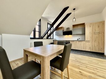 Prenájmeme 3 izbový byt, Žilina - centrum. - 8