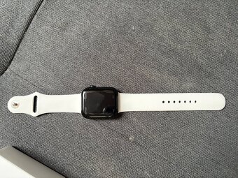 Predám apple Watch 7 45 mm - 8