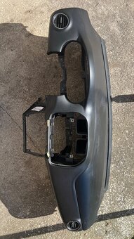 predam palubnu dosku na lancia delta - 8