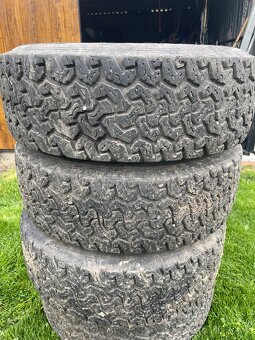 Predám tréner pneumatiky aj s diskami 225/70 R 15 - 8