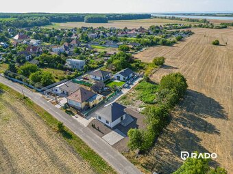 RADO | IBA U NÁS INVESTIČNÝ POZEMOK na stavbu domov 1058 m - 8