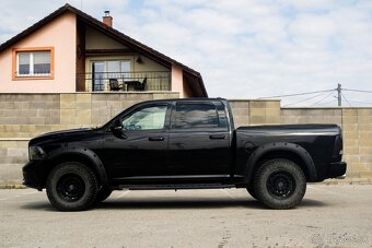 Dodge RAM 1500 5.7 HEMI - 8