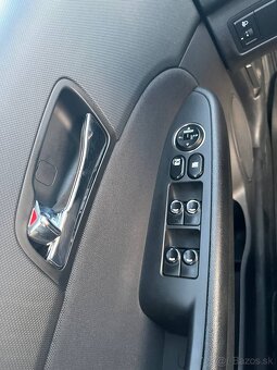 Hyundai i30 CW (kombi) - 8