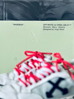 Off-white SBVulcanized 43 - 8