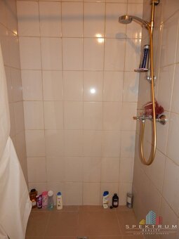 SPEKTRUM REALITY- Na PREDAJ garsónka, 23 m2 s loggiou, okres - 8
