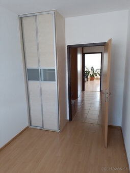 3 izbovy byt na prenajom - 8