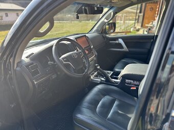 Toyota Land Cruiser 200 Premium - 8