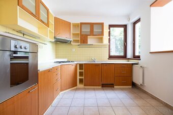 MIKELSSEN - Na predaj 7 izbový rodinný dom na Kolibe - 8
