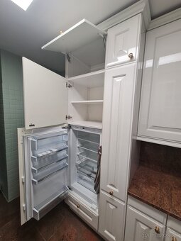 Moderná kuchynská linka so spotrebičmi - 8