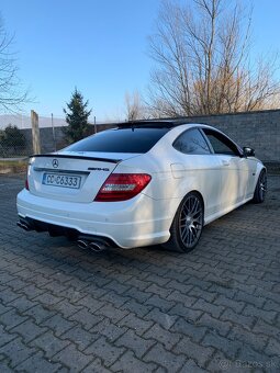 MERCEDES BENZ C63 AMG 2011 6.2 V8 400KW COUPE/PANO/KEYLESS - 8
