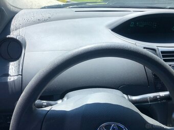 Toyota yaris - 8