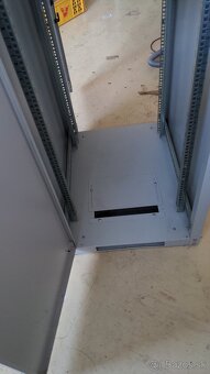 Rack skriňa 22U - 8