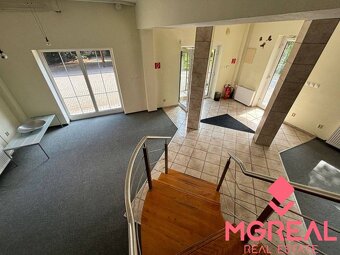 Budova blízko centra Topoľčany / PREDAJ - 8