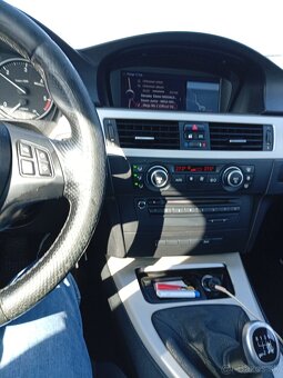 Predám vymením BMW 318 E90 2.0l 100kw rok 2010 feislift - 8